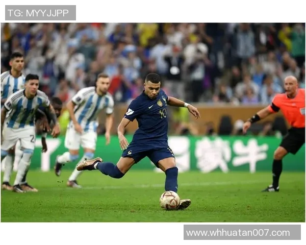 足球卡片收藏新宠：探索姆巴佩球星卡的独特魅力与价值